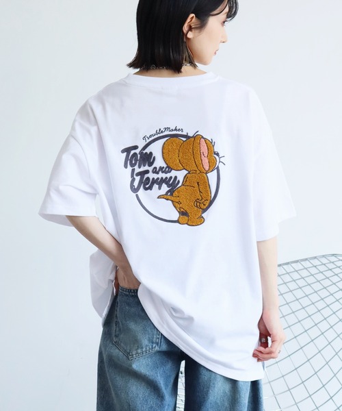 Tom＆Jerry（トムアンドジェリー）の「【Tom & Jerry/トム & ジェリー】別注 アソート アートワークデザイン サガラ刺繍 半袖Tシャツ（Tシャツ/カットソー・メンズ・ホワイト系3/ブラック系2/ベージュ系1/ブラック系1/ホワイト系4/ホワイト系2/ホワイト系1/ベージュ系2/ブラック系4/ネイビー系2/ネイビー系1/ブラック系3・M/LL/L）」の4枚目の写真
