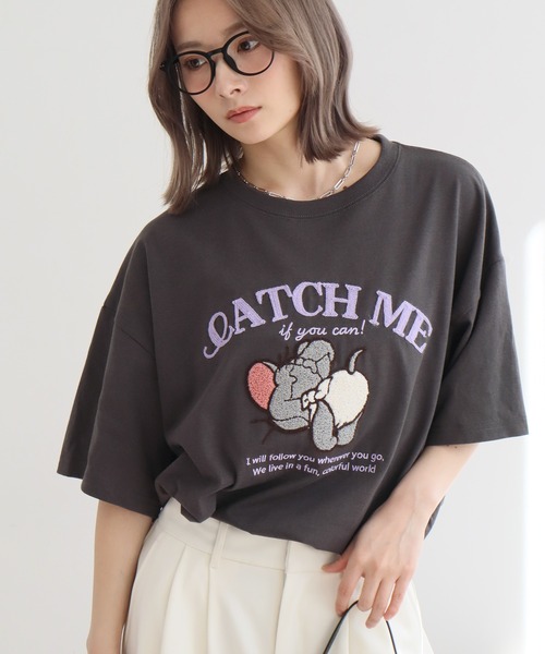 Tom＆Jerry（トムアンドジェリー）の「【Tom & Jerry/トム & ジェリー】別注 アソート アートワークデザイン サガラ刺繍 半袖Tシャツ（Tシャツ/カットソー・メンズ・ホワイト系3/ブラック系2/ベージュ系1/ブラック系1/ホワイト系4/ホワイト系2/ホワイト系1/ベージュ系2/ブラック系4/ネイビー系2/ネイビー系1/ブラック系3・M/LL/L）」の6枚目の写真
