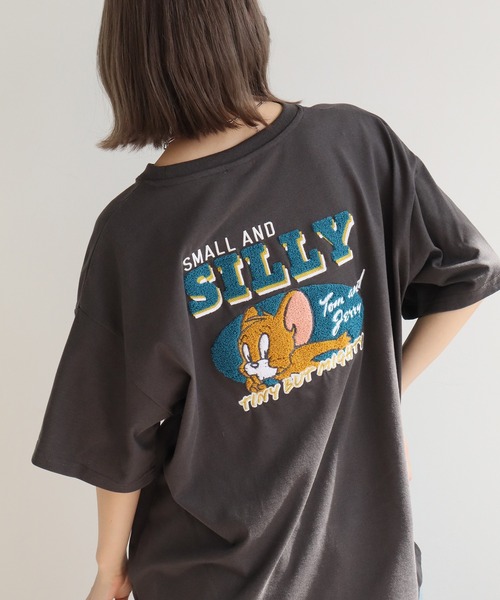 Tom＆Jerry（トムアンドジェリー）の「【Tom & Jerry/トム & ジェリー】別注 アソート アートワークデザイン サガラ刺繍 半袖Tシャツ（Tシャツ/カットソー・メンズ・ホワイト系3/ブラック系2/ベージュ系1/ブラック系1/ホワイト系4/ホワイト系2/ホワイト系1/ベージュ系2/ブラック系4/ネイビー系2/ネイビー系1/ブラック系3・M/LL/L）」の7枚目の写真