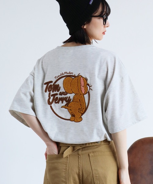 Tom＆Jerry（トムアンドジェリー）の「【Tom & Jerry/トム & ジェリー】別注 アソート アートワークデザイン サガラ刺繍 半袖Tシャツ（Tシャツ/カットソー・メンズ・ホワイト系3/ブラック系2/ベージュ系1/ブラック系1/ホワイト系4/ホワイト系2/ホワイト系1/ベージュ系2/ブラック系4/ネイビー系2/ネイビー系1/ブラック系3・M/LL/L）」の10枚目の写真
