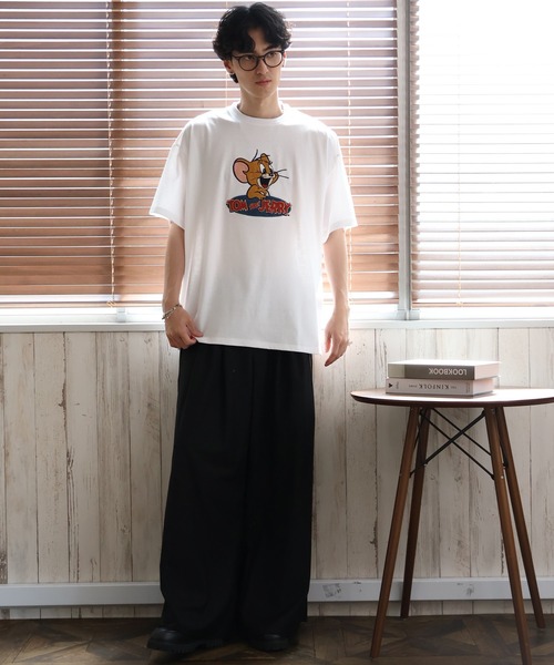 Tom＆Jerry（トムアンドジェリー）の「【Tom & Jerry/トム & ジェリー】別注 アソート アートワークデザイン サガラ刺繍 半袖Tシャツ（Tシャツ/カットソー・メンズ・ホワイト系3/ブラック系2/ベージュ系1/ブラック系1/ホワイト系4/ホワイト系2/ホワイト系1/ベージュ系2/ブラック系4/ネイビー系2/ネイビー系1/ブラック系3・M/LL/L）」の16枚目の写真