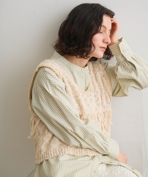 Crisp（クリスプ）の「フリンジスラブニットベスト（ベスト・レディース・コーラル/アイボリー・FREE）」の4枚目の写真