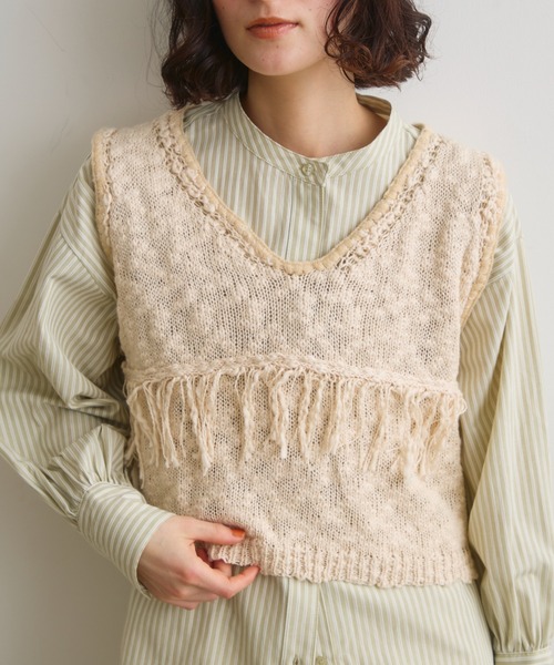 Crisp（クリスプ）の「フリンジスラブニットベスト（ベスト・レディース・コーラル/アイボリー・FREE）」の8枚目の写真