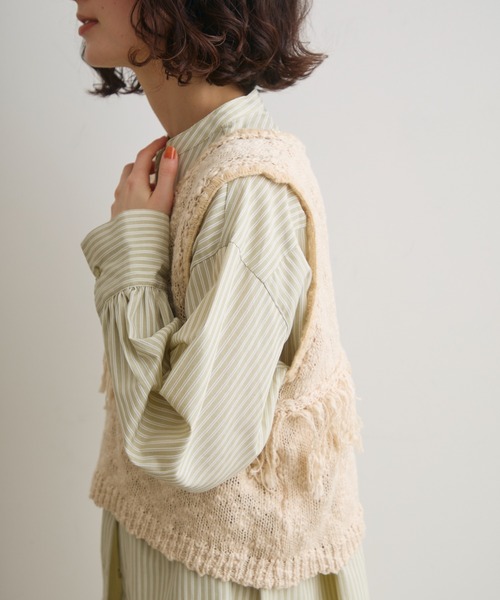 Crisp（クリスプ）の「フリンジスラブニットベスト（ベスト・レディース・コーラル/アイボリー・FREE）」の7枚目の写真