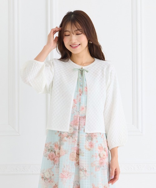 Rose Tiara(ローズティアラ)の「透かし編みニットジャカードカーディガン(カーディガン/ボレロ・レディース・オフホワイト/ブルー/ブラック/イエロー・38/42/46)」の2枚目の写真