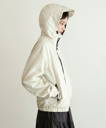 EUGGEN（ユジェン）の「EUG 2WAYドットフードパーカーウィンドブレーカージャケット_クリーム（ナイロンジャケット）」