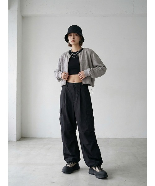 Belta attrice(ベルタアトリーチェ)の「ふくれジャガード クロップドZIPカーディガン ショート丈 ドロスト ぽこぽこ素材 春カーディガン/ 秋冬(カーディガン/ボレロ・レディース・グリーン/グレー/ブラック/アイボリー・FREE)」の9枚目の写真