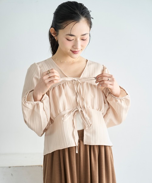 mil(ミル)の「クロップド丈 ダブルリボン ブラウス 【587240】(シャツ/ブラウス・レディース・ブラック/ベージュ/オフホワイト・ONESIZE)」の8枚目の写真