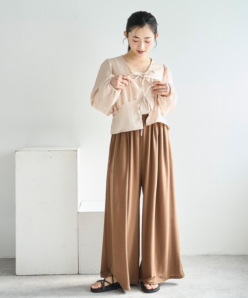 mil(ミル)の「クロップド丈 ダブルリボン ブラウス 【587240】(シャツ/ブラウス・レディース・ブラック/ベージュ/オフホワイト・ONESIZE)」の7枚目の写真