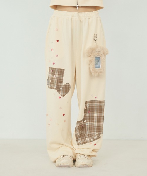 rumnel:（ルムネル）の「【セットアップ可能】パッチワークデザインボタンスウェットパンツ / Patchwork Design Button Sweatpants（スウェットパンツ・レディース・アイボリー/チャコールグレー/ピンク・FREE）」の2枚目の写真