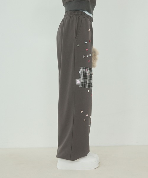 rumnel:（ルムネル）の「【セットアップ可能】パッチワークデザインボタンスウェットパンツ / Patchwork Design Button Sweatpants（スウェットパンツ・レディース・アイボリー/チャコールグレー/ピンク・FREE）」の6枚目の写真