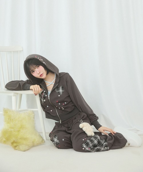 rumnel:（ルムネル）の「【セットアップ可能】パッチワークデザインボタンスウェットパンツ / Patchwork Design Button Sweatpants（スウェットパンツ・レディース・アイボリー/チャコールグレー/ピンク・FREE）」の9枚目の写真