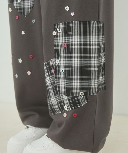 rumnel:（ルムネル）の「【セットアップ可能】パッチワークデザインボタンスウェットパンツ / Patchwork Design Button Sweatpants（スウェットパンツ・レディース・アイボリー/チャコールグレー/ピンク・FREE）」の14枚目の写真