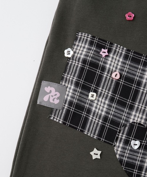rumnel:（ルムネル）の「【セットアップ可能】パッチワークデザインボタンスウェットパンツ / Patchwork Design Button Sweatpants（スウェットパンツ・レディース・アイボリー/チャコールグレー/ピンク・FREE）」の18枚目の写真