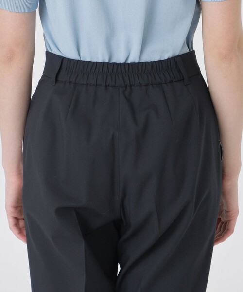 BLUE LABEL CRESTBRIDGE（ブルーレーベルクレストブリッジ）の「サイロスパンクリアツイルテーパードパンツ（その他パンツ・レディース・ベージュ/ダークネイビー・38/36）」の4枚目の写真