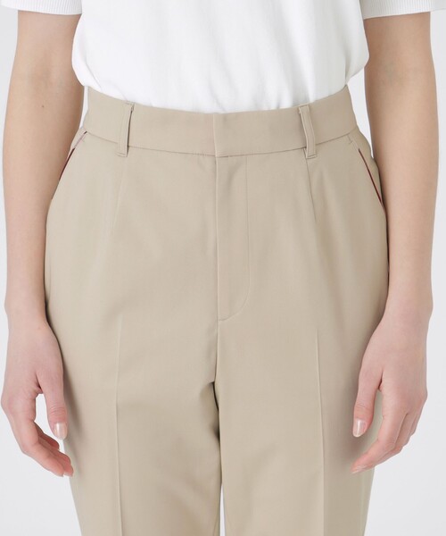 BLUE LABEL CRESTBRIDGE（ブルーレーベルクレストブリッジ）の「サイロスパンクリアツイルテーパードパンツ（その他パンツ・レディース・ベージュ/ダークネイビー・38/36）」の10枚目の写真