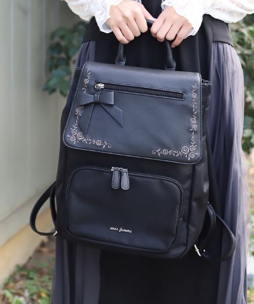 axes femme（アクシーズファム）の「撥水ナイロン刺繍使いリュック（バックパック/リュック・レディース・ブラック/ブルー・FREE）」の3枚目の写真