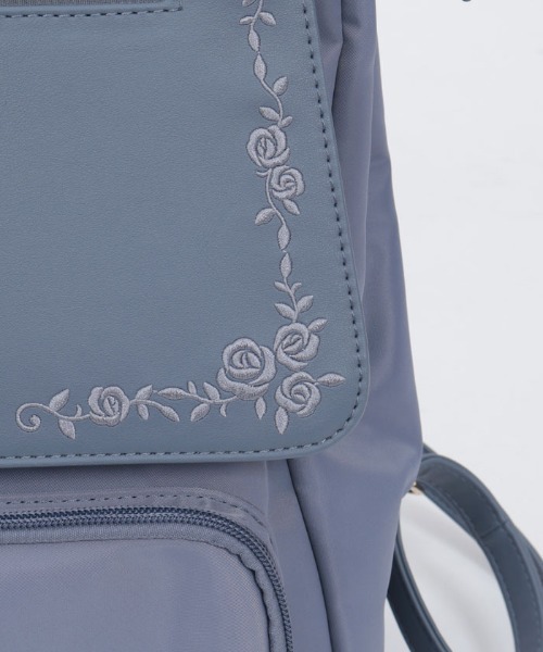 axes femme（アクシーズファム）の「撥水ナイロン刺繍使いリュック（バックパック/リュック・レディース・ブラック/ブルー・FREE）」の13枚目の写真