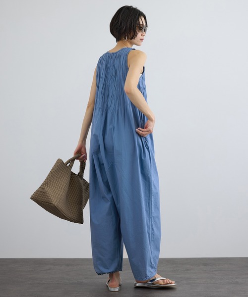 SALON adam et rope'（サロン アダム エ ロペ）の「【WEB限定】ハンドピンタックオールインワン / イージーケア（つなぎ/オールインワン・レディース・ブラック/ブルー・FREE）」の2枚目の写真