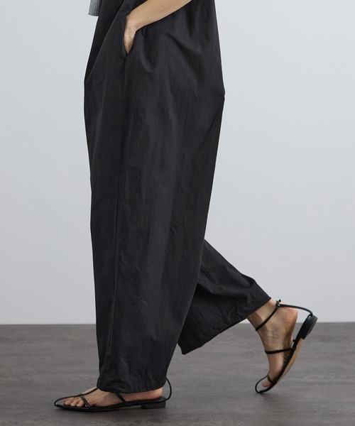 SALON adam et rope'（サロン アダム エ ロペ）の「【WEB限定】ハンドピンタックオールインワン / イージーケア（つなぎ/オールインワン・レディース・ブラック/ブルー・FREE）」の8枚目の写真