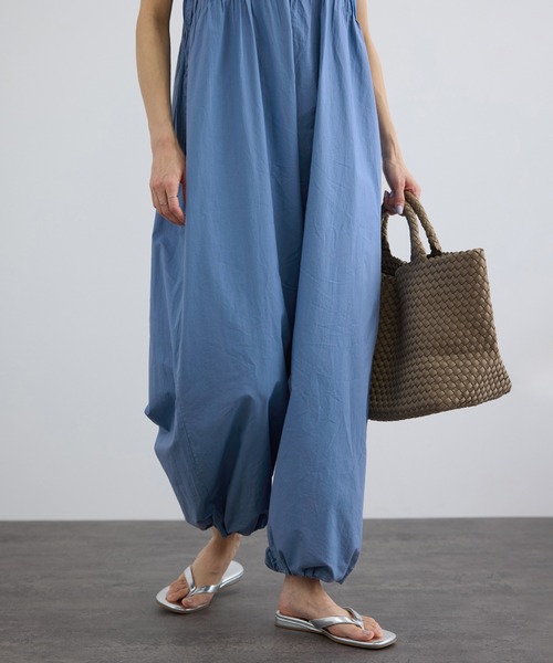 SALON adam et rope'（サロン アダム エ ロペ）の「【WEB限定】ハンドピンタックオールインワン / イージーケア（つなぎ/オールインワン・レディース・ブラック/ブルー・FREE）」の12枚目の写真