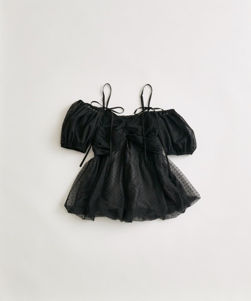 OLIVE des OLIVE（オリーブデオリーブ）の「ツイストリボンオフショルチュニック（シャツ/ブラウス・レディース・サックスブルー/ブラック/オフホワイト・FREE）」の2枚目の写真