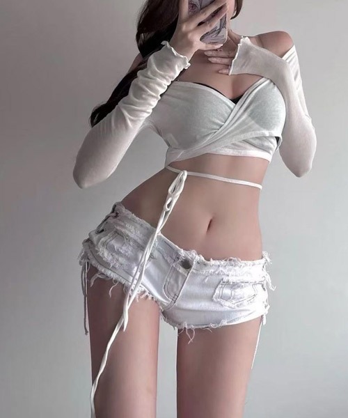 Ressaca(レサーカ)の「サイドレースアップローウエストデニムショートパンツ(デニムパンツ・レディース・ピンク/ホワイト/ブルー/ライトブルー/ブラック・L/M)」の14枚目の写真