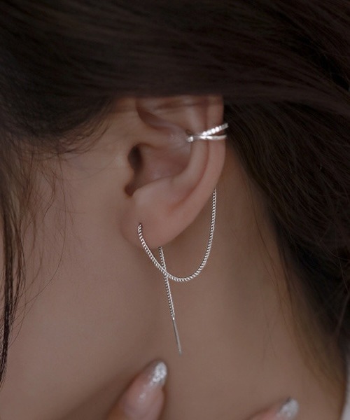 MASHIRO(マシロ)の「【MASHIRO】シンプルイヤーカフドロップチェーンシングルピアス(MA/EK552)(ピアス(片耳用)・レディース・シルバー・FREE)」の2枚目の写真