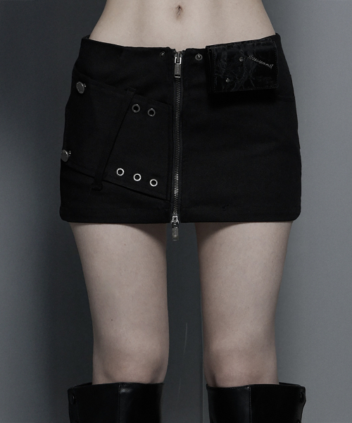 ETRE AU SOMMET(エトレオソメ)の「Front Zip Belt Detail Mini Skirt (Black)(スカート・レディース・ブラック・FREE)」の12枚目の写真