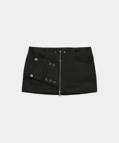 ETRE AU SOMMET(エトレオソメ)の「Front Zip Belt Detail Mini Skirt (Black)(スカート・レディース・ブラック・FREE)」の4枚目の写真