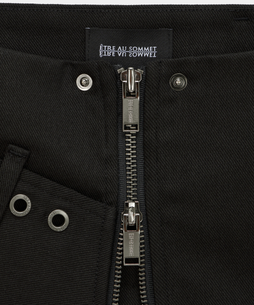 ETRE AU SOMMET(エトレオソメ)の「Front Zip Belt Detail Mini Skirt (Black)(スカート・レディース・ブラック・FREE)」の9枚目の写真