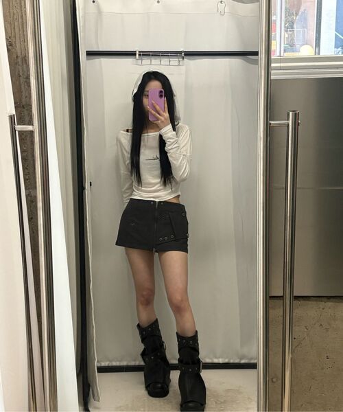 ETRE AU SOMMET(エトレオソメ)の「Front Zip Belt Detail Mini Skirt (Black)(スカート・レディース・ブラック・FREE)」の3枚目の写真