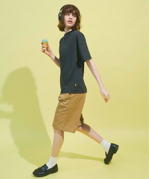 Zooodle（ズードル）の「Border henley-neck T-shirt - ボーダーヘンリーネックTシャツ -（Tシャツ/カットソー・メンズ・グリーン/ブラック・MEDIUM/LARGE）」の15枚目の写真