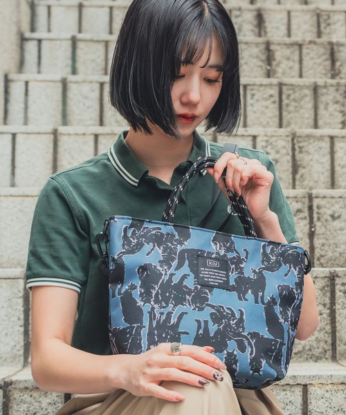 KiU(キウ)の「600D 2WAYミニトートバッグ オンライン限定(トートバッグ・レディース・アニマル/ブルー系その他/カラフル/レオパード/ブラック系その他・FREE)」の10枚目の写真