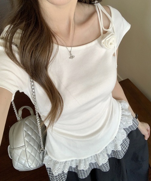 Teem Store(チームストア)の「ワンショルダー裾チェック 切り替えペプラムTシャツ 肩ヒモ(Tシャツ/カットソー・レディース・ホワイト/ブラック・F)」の1枚目の写真
