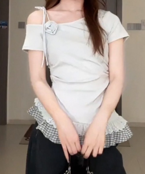 Teem Store(チームストア)の「ワンショルダー裾チェック 切り替えペプラムTシャツ 肩ヒモ(Tシャツ/カットソー・レディース・ホワイト/ブラック・F)」の11枚目の写真
