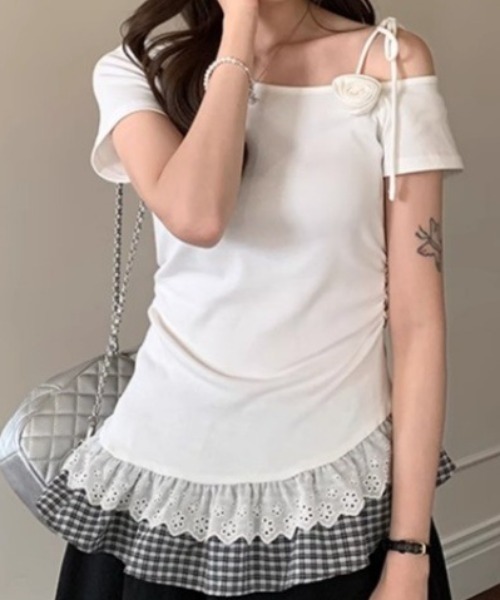 Teem Store(チームストア)の「ワンショルダー裾チェック 切り替えペプラムTシャツ 肩ヒモ(Tシャツ/カットソー・レディース・ホワイト/ブラック・F)」の3枚目の写真