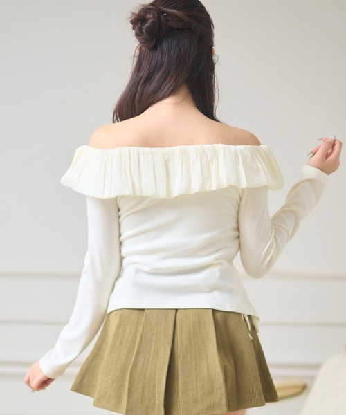 Anely（アネリー）の「イレギュラー ヘム オフショル デザイン トップス（Tシャツ/カットソー・レディース・イエロー/パープル/アイボリー・FREE）」の8枚目の写真