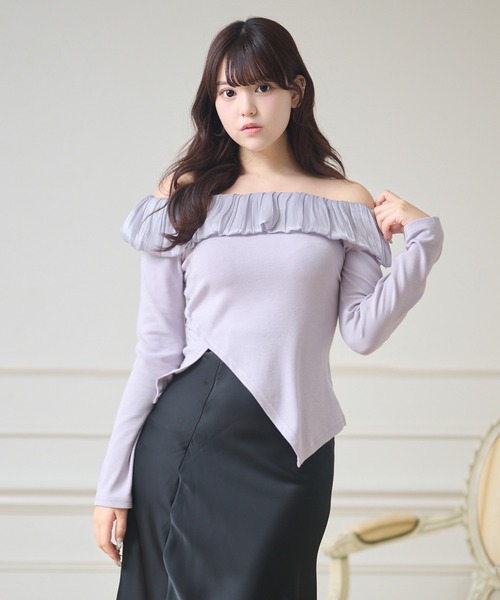 Anely（アネリー）の「イレギュラー ヘム オフショル デザイン トップス（Tシャツ/カットソー・レディース・イエロー/パープル/アイボリー・FREE）」の12枚目の写真