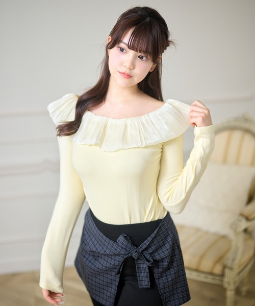 Anely（アネリー）の「イレギュラー ヘム オフショル デザイン トップス（Tシャツ/カットソー・レディース・イエロー/パープル/アイボリー・FREE）」の15枚目の写真