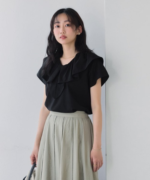 Pierrot(ピエロ)の「【イージーケア】フリルデザインカットソー(Tシャツ/カットソー・レディース・ブラック/チャコール/ネイビー/オフホワイト・L/M)」の16枚目の写真