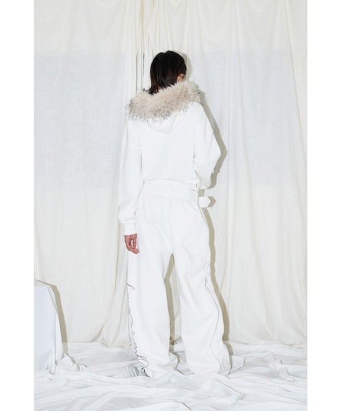 EYEER（イワイイアル）の「BELTED FUR HOODIE ZIP-UP（パーカー・レディース・ブラック/ホワイト・SMALL/MEDIUM）」の9枚目の写真