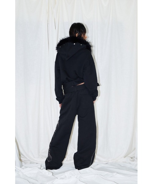 EYEER（イワイイアル）の「BELTED FUR HOODIE ZIP-UP（パーカー・レディース・ブラック/ホワイト・SMALL/MEDIUM）」の21枚目の写真