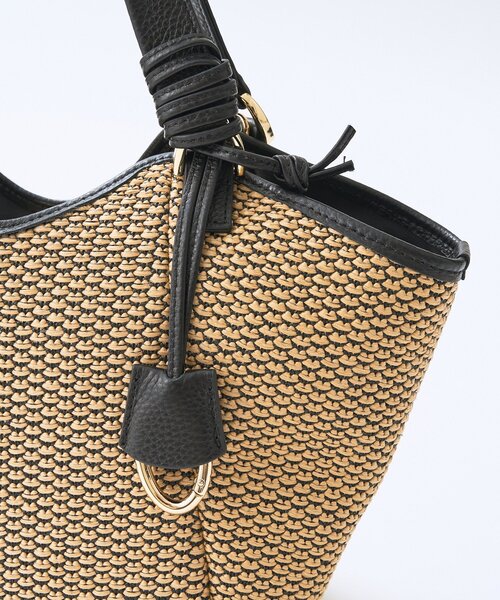 RIVE DROITE（リヴドロワ）の「予約【ショルダーストラップ付き】レザーパイピングミニトート（ハンドバッグ・レディース・ブラック/アイボリー/ベージュ・FREE）」の11枚目の写真