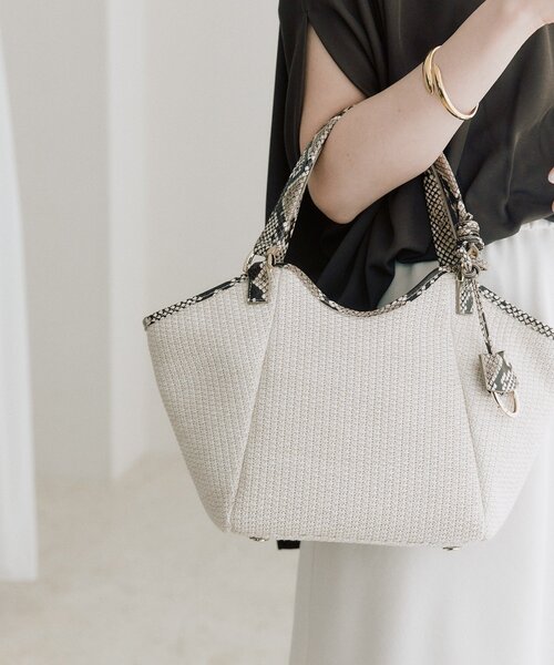 RIVE DROITE（リヴドロワ）の「予約【ショルダーストラップ付き】レザーパイピングミニトート（ハンドバッグ・レディース・ブラック/アイボリー/ベージュ・FREE）」の18枚目の写真