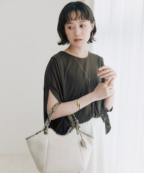 RIVE DROITE（リヴドロワ）の「予約【ショルダーストラップ付き】レザーパイピングミニトート（ハンドバッグ・レディース・ブラック/アイボリー/ベージュ・FREE）」の20枚目の写真