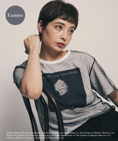SENSE OF PLACE by URBAN RESEARCH(センスオブプレイスバイアーバンリサーチ)の「『別注』MARILYNMONROE×SENSE OF PLACE チュールグラフィックTシャツ(Tシャツ/カットソー・レディース・オフホワイト/ブラック/レッド・ONE)」の1枚目の写真
