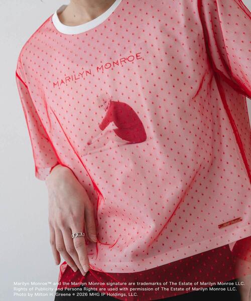SENSE OF PLACE by URBAN RESEARCH(センスオブプレイスバイアーバンリサーチ)の「『別注』MARILYNMONROE×SENSE OF PLACE チュールグラフィックTシャツ(Tシャツ/カットソー・レディース・オフホワイト/ブラック/レッド・ONE)」の14枚目の写真
