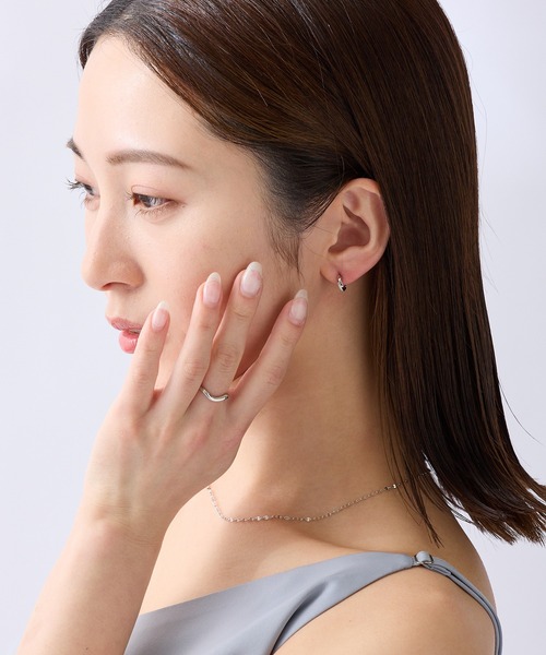 CALIN STANDARD(カリンスタンダード)の「◆金属アレルギー対応◆◆made in japan◆【片手でスムースワンタッチ】ツインライン ミニスムースピアス(ピアス(両耳用)・レディース・ピンクゴールド/ゴールド/シルバー・FREE)」の5枚目の写真