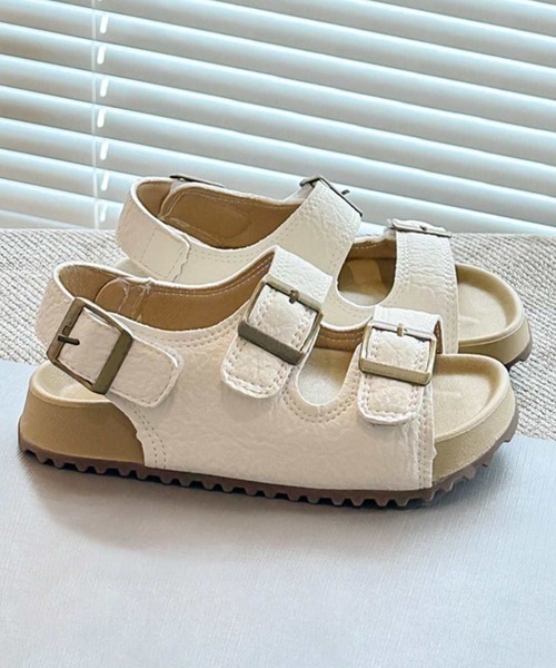 aimoha（アイモハ）の「【aimoha-KIDS-】ダブルベルトフラットサンダル (SS)（サンダル・キッズ・ベージュ・16.5cm/17cm/17.5cm/18.5cm/19cm）」の3枚目の写真